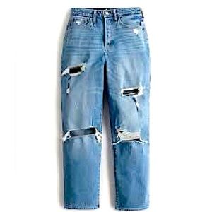 Hollister Curvy High Rise Mom Jeans with Vintage stretch